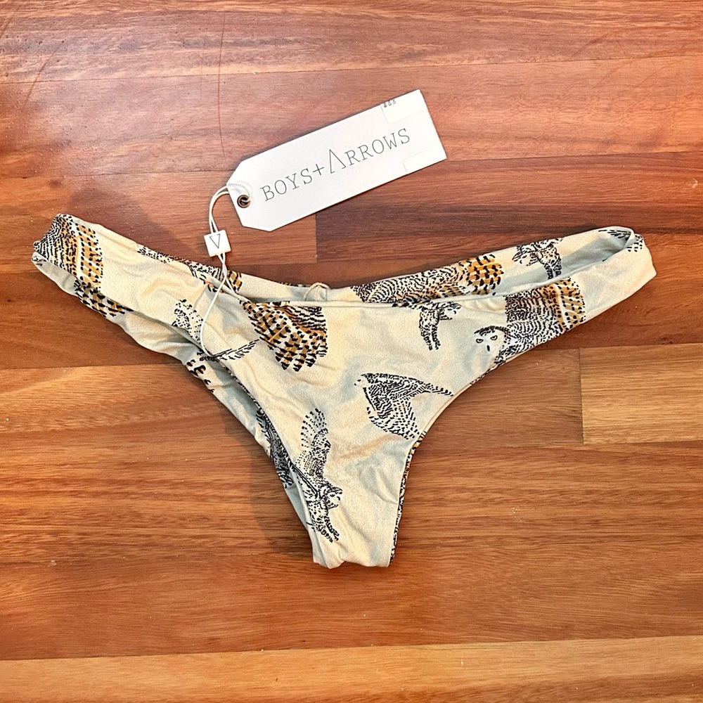 NWT Boys + Arrows Clairee the Criminal Bikini Bottoms in Hootin and Hollerin - M